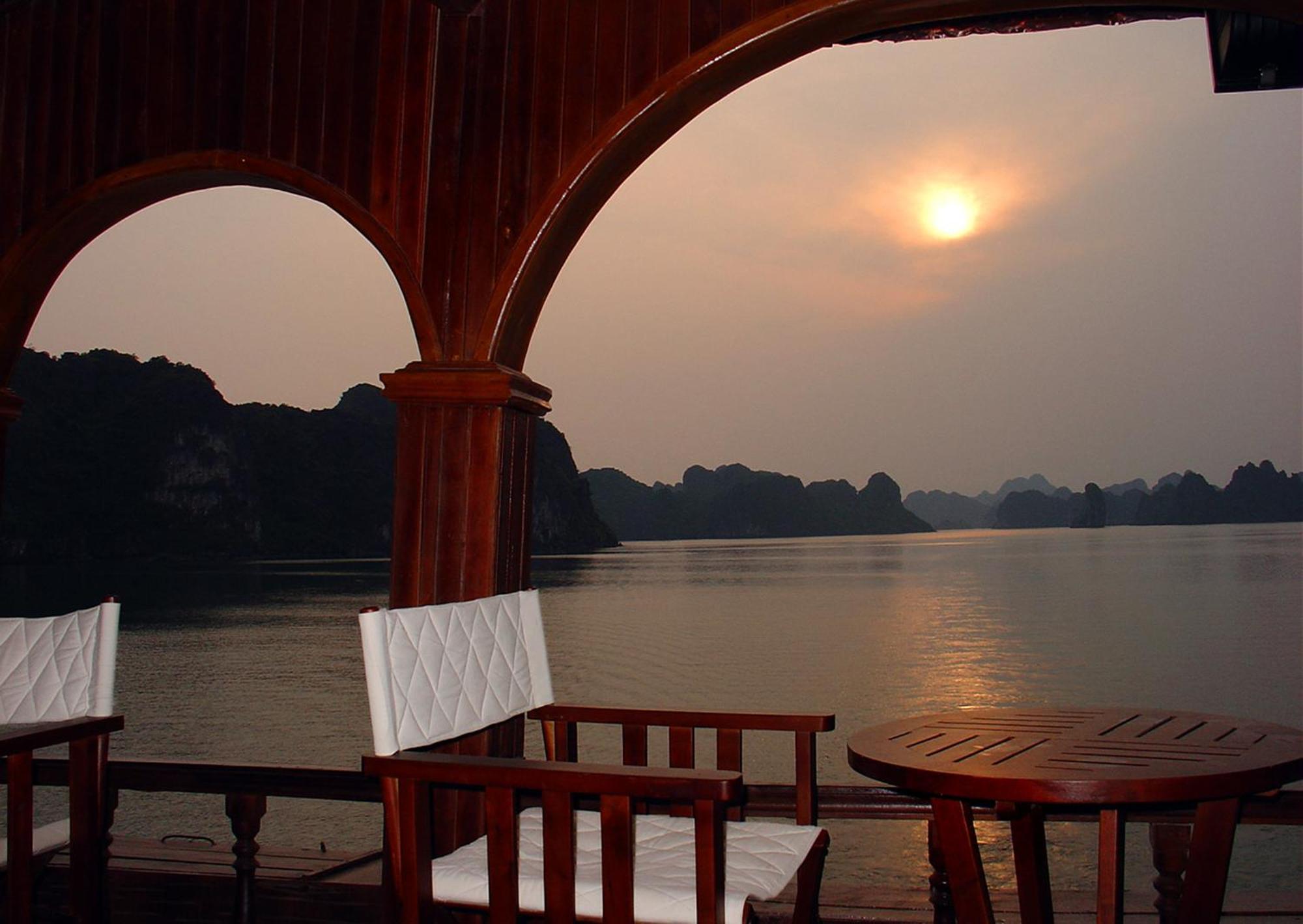 Hanoi Sena Hotel & Travel - Former Symphony Hanoi Hotel Bagian luar foto
